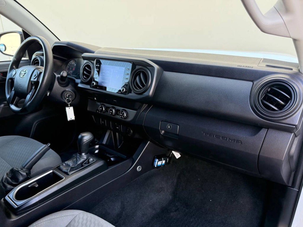 2021 Toyota Tacoma Image 17