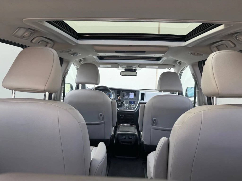 2020 Toyota Sienna Image 19