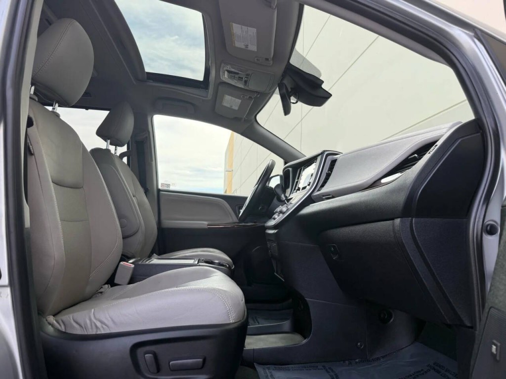 2020 Toyota Sienna Image 20