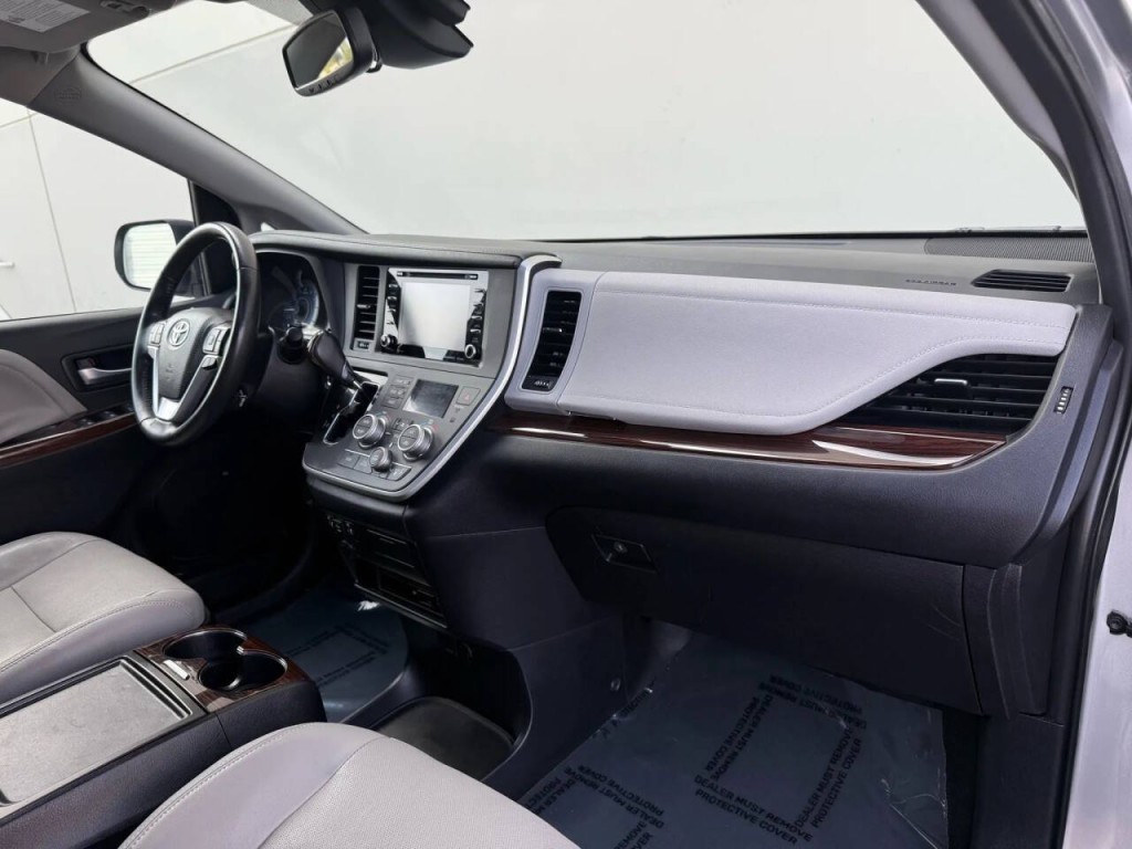 2020 Toyota Sienna Image 22
