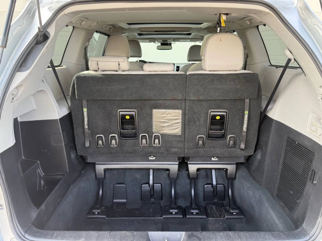 2020 Toyota Sienna Image 24