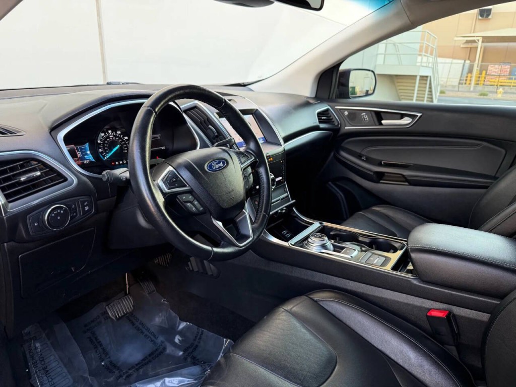 2020 Ford Edge Image 11
