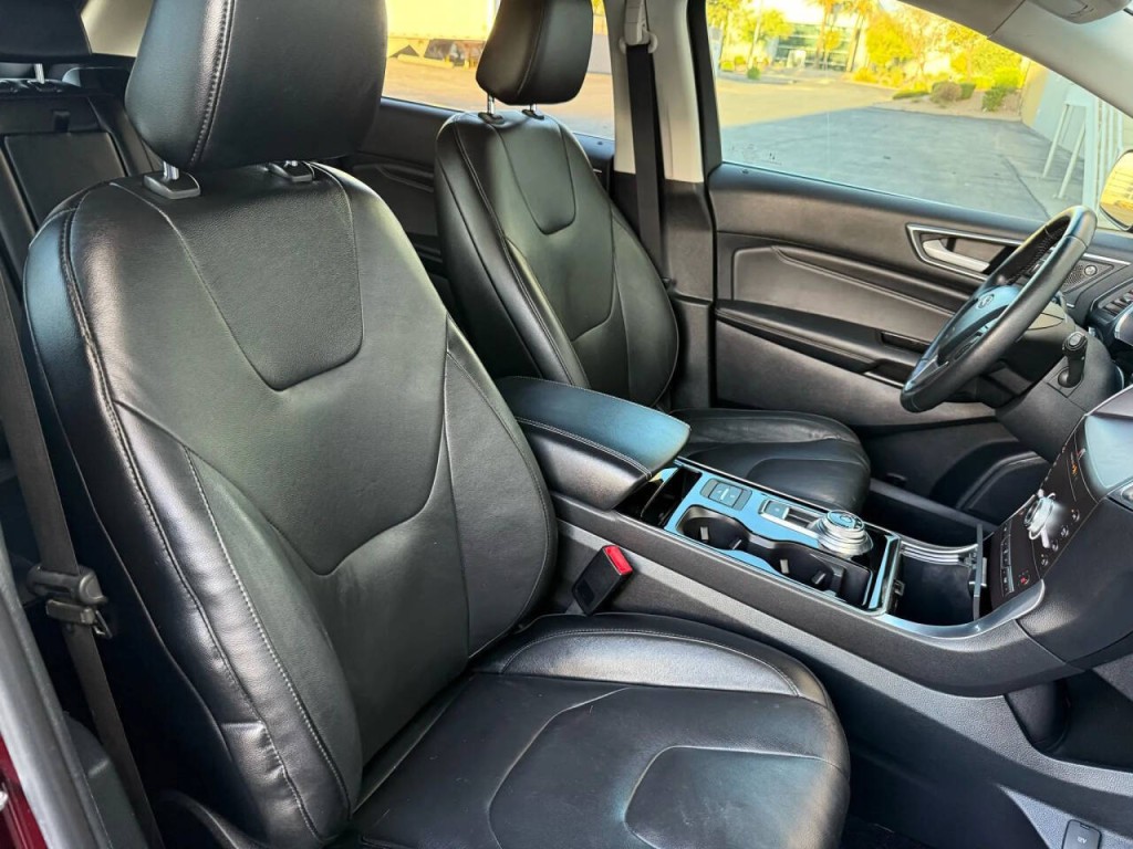 2020 Ford Edge Image 20