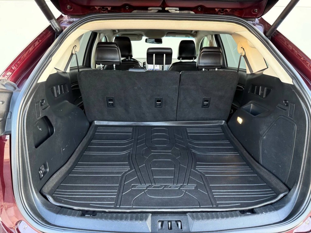 2020 Ford Edge Image 23