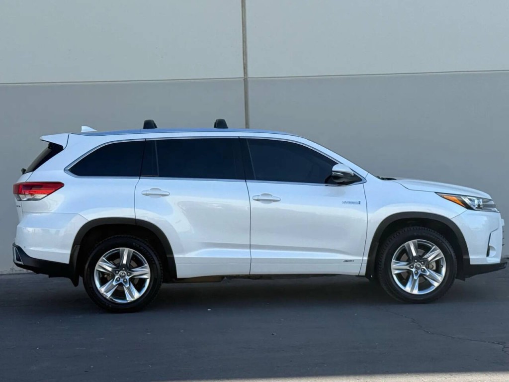 2018 Toyota Highlander Image 4