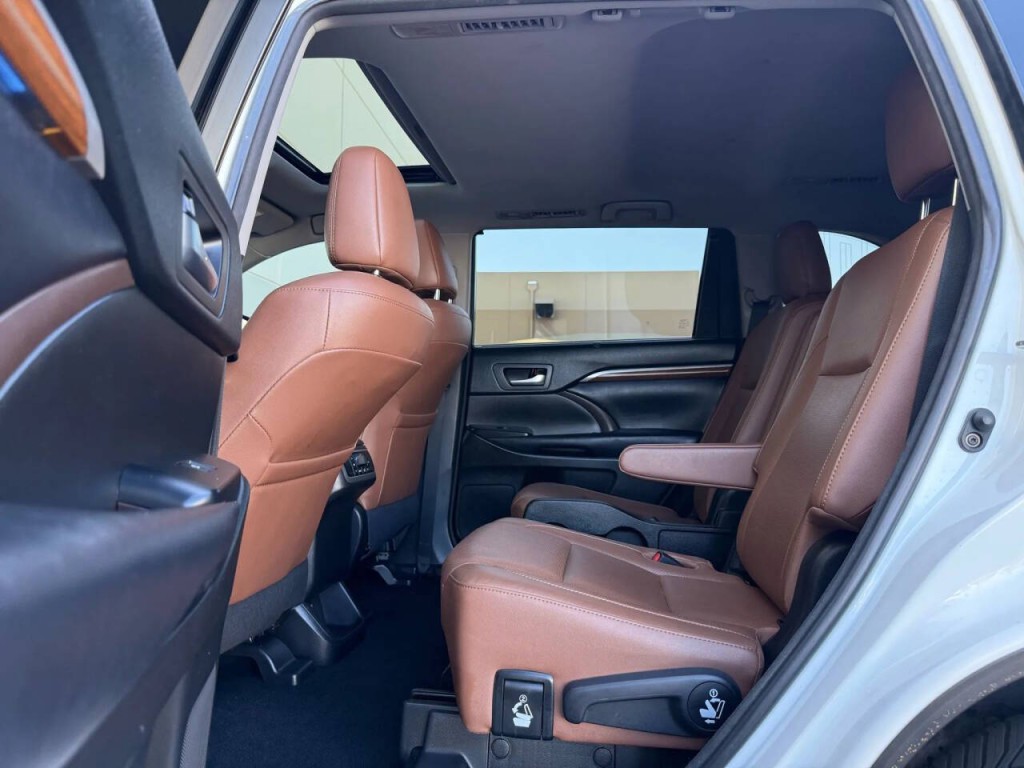 2018 Toyota Highlander Image 15