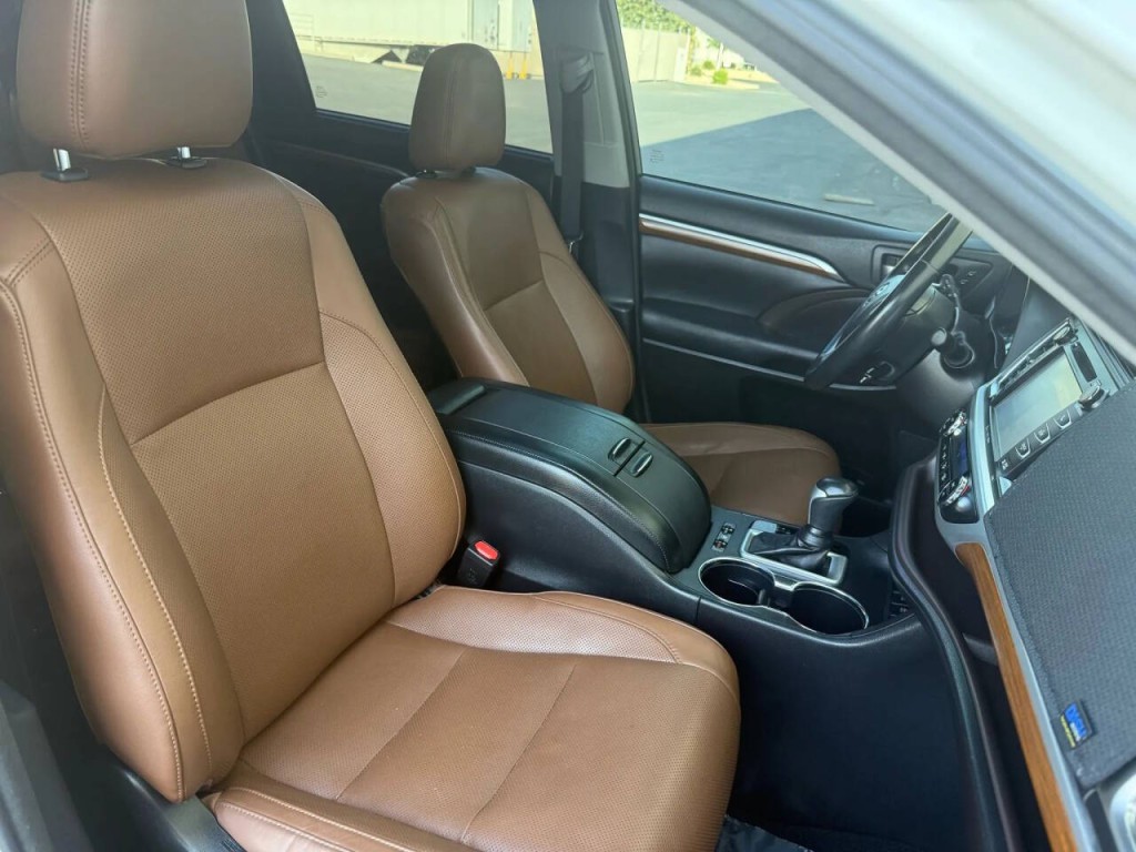 2018 Toyota Highlander Image 21