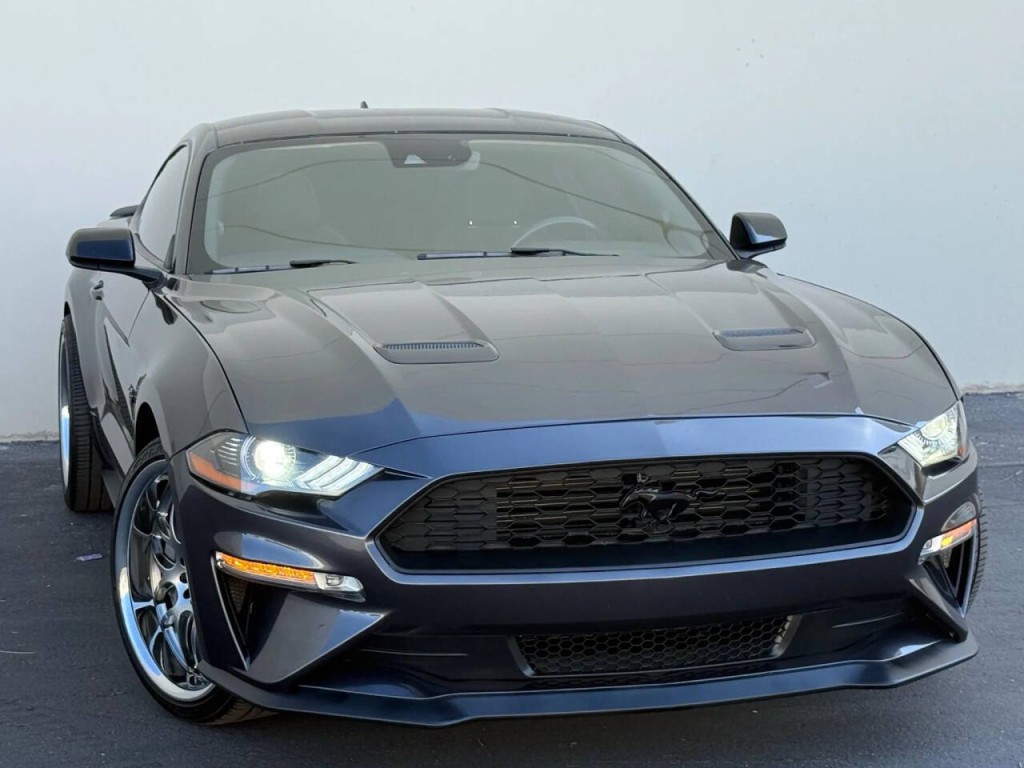 2023 Ford Mustang Image 2