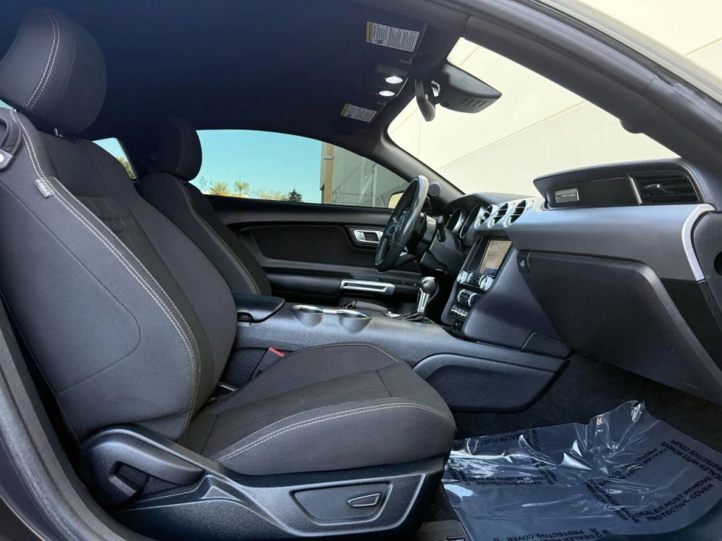 2023 Ford Mustang Image 12