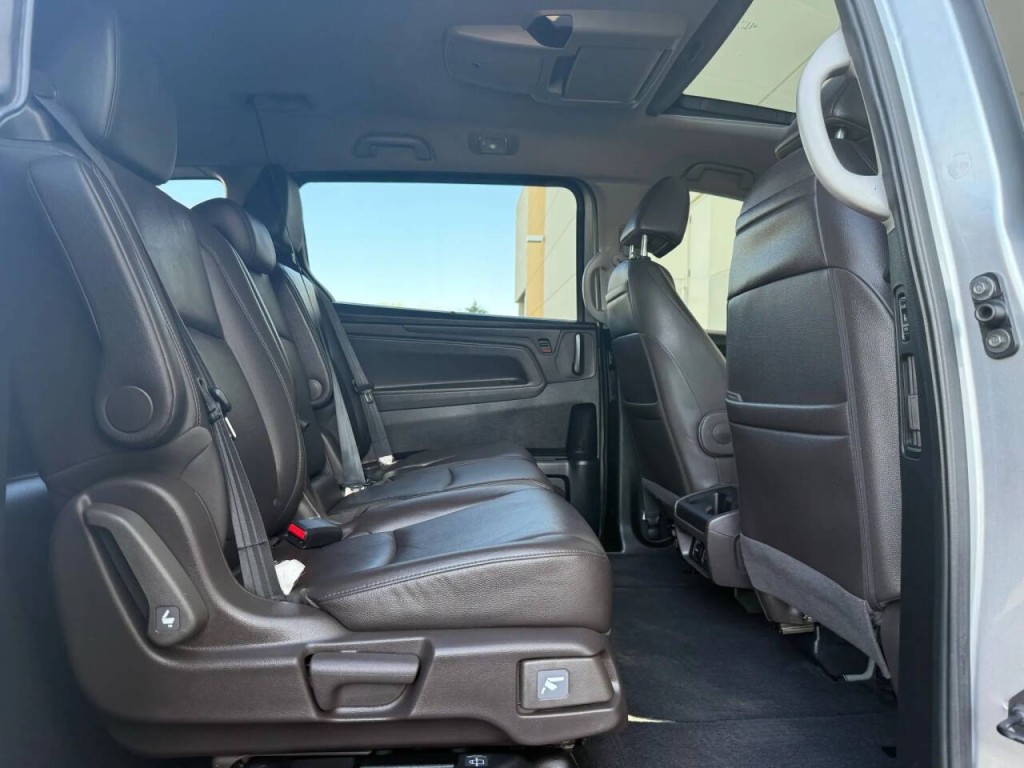 2018 Honda Odyssey Image 16