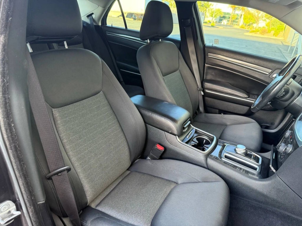 2021 Chrysler 300 Image 20