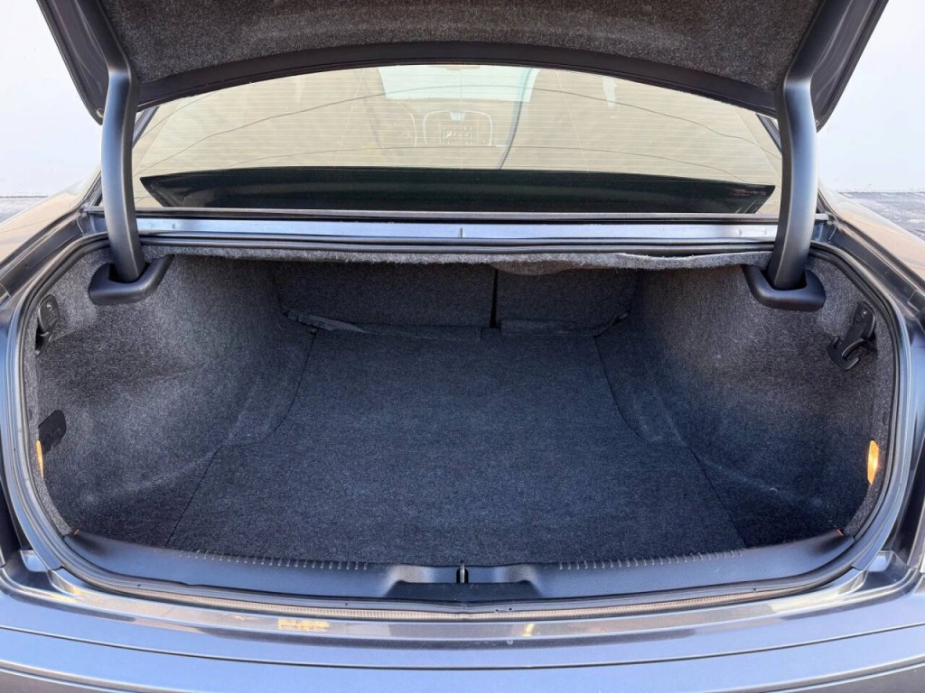 2021 Chrysler 300 Image 22