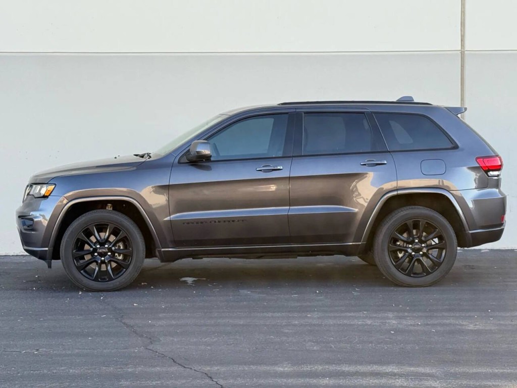 2021 Jeep Grand Cherokee Image 4