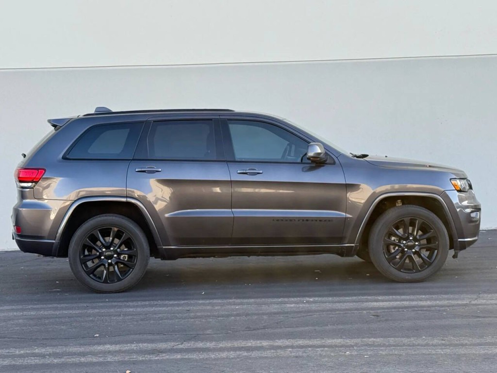 2021 Jeep Grand Cherokee Image 5