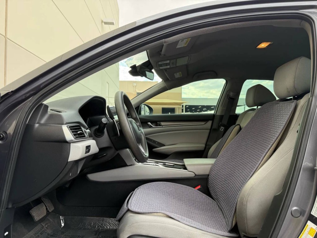 2020 Honda Accord Image 9