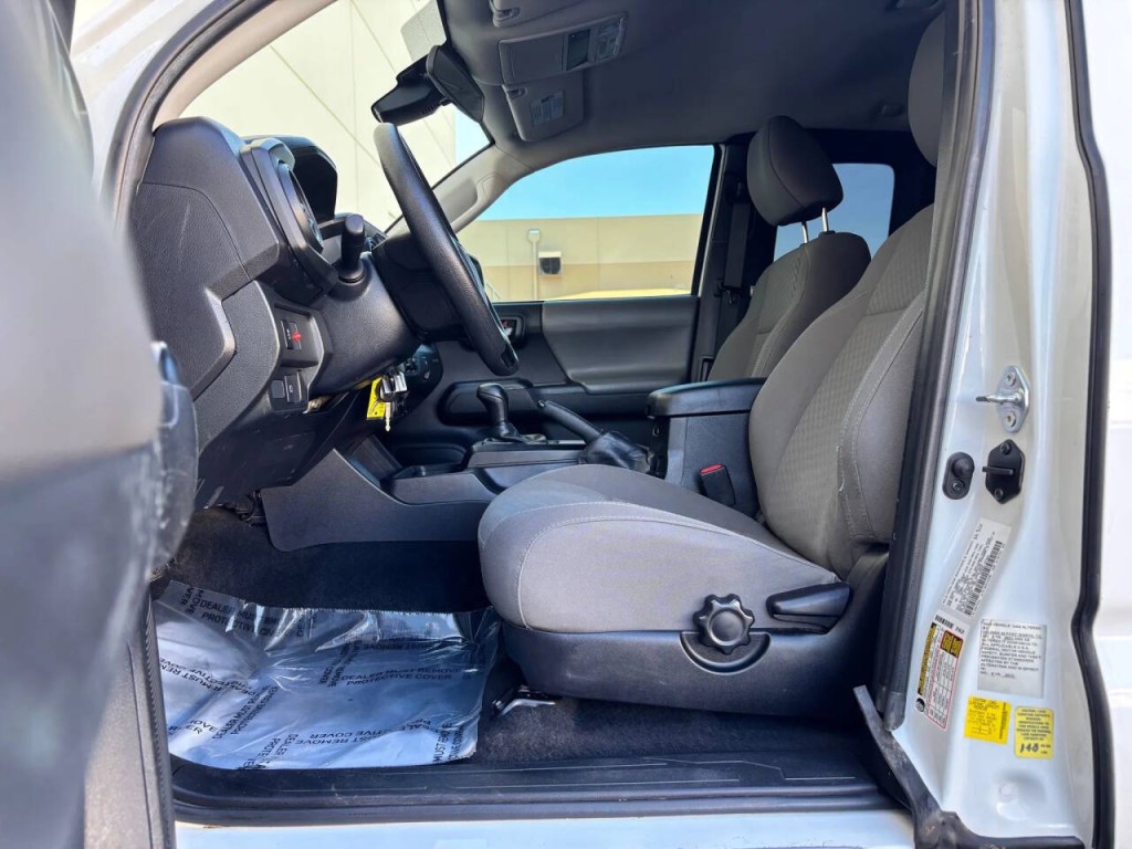 2022 Toyota Tacoma Image 9