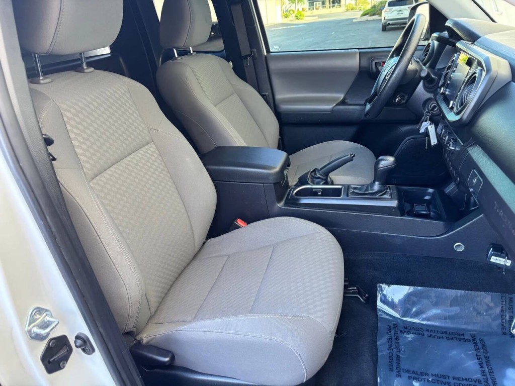 2022 Toyota Tacoma Image 17