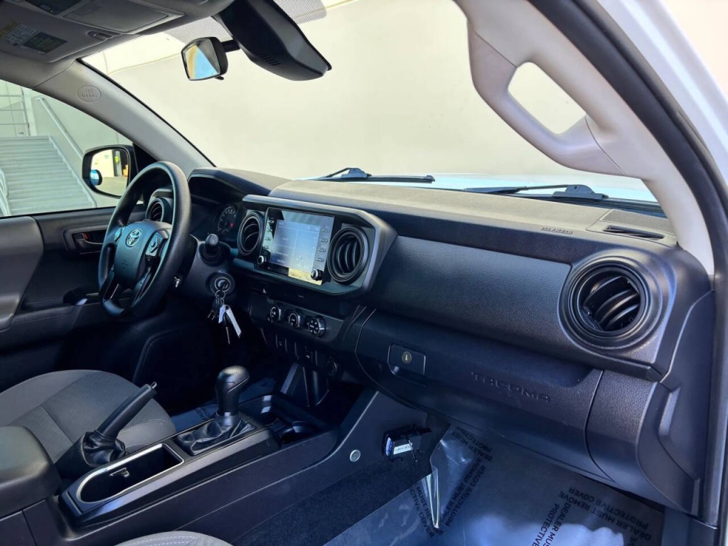 2022 Toyota Tacoma Image 18