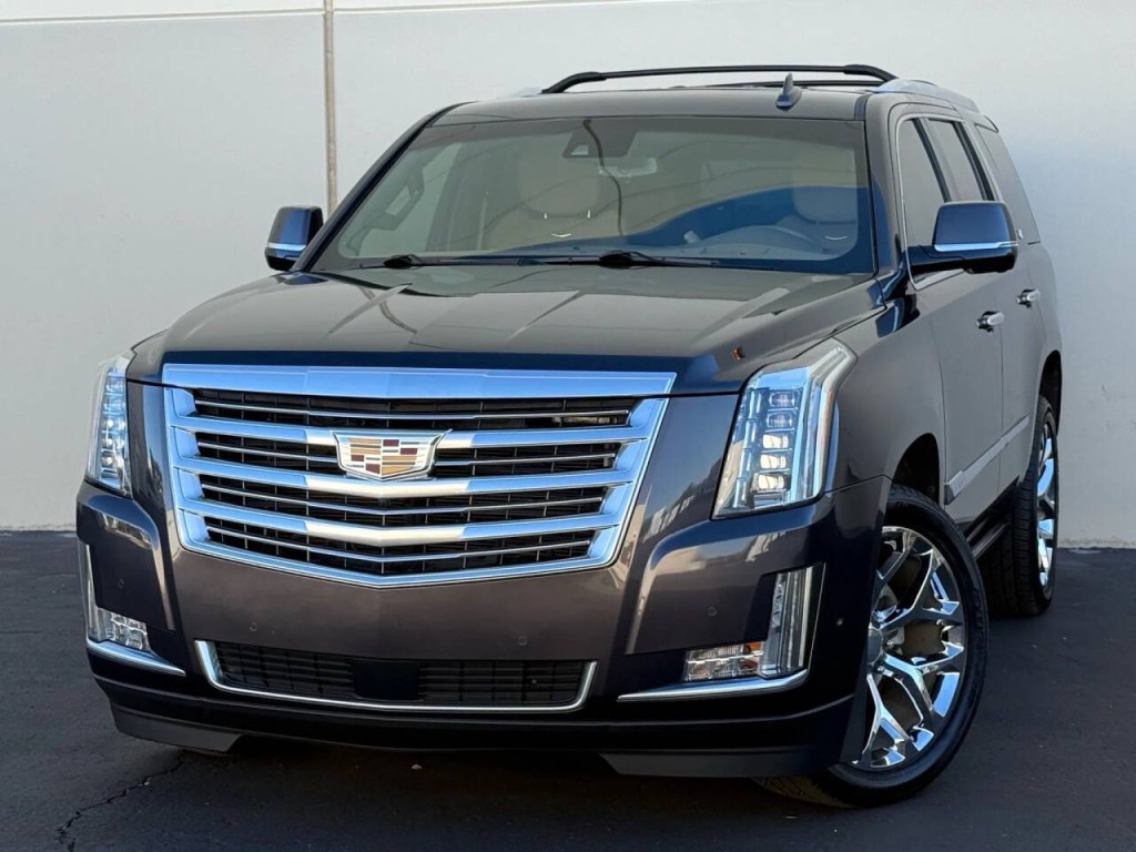 2017 Cadillac Escalade Image 3