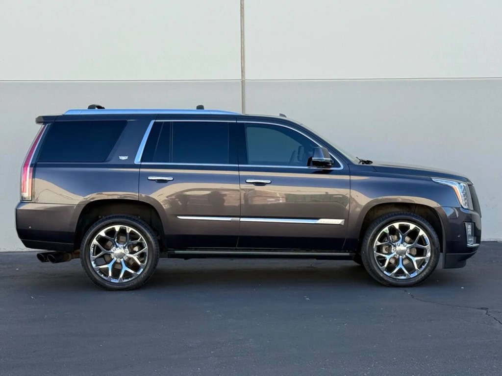 2017 Cadillac Escalade Image 4