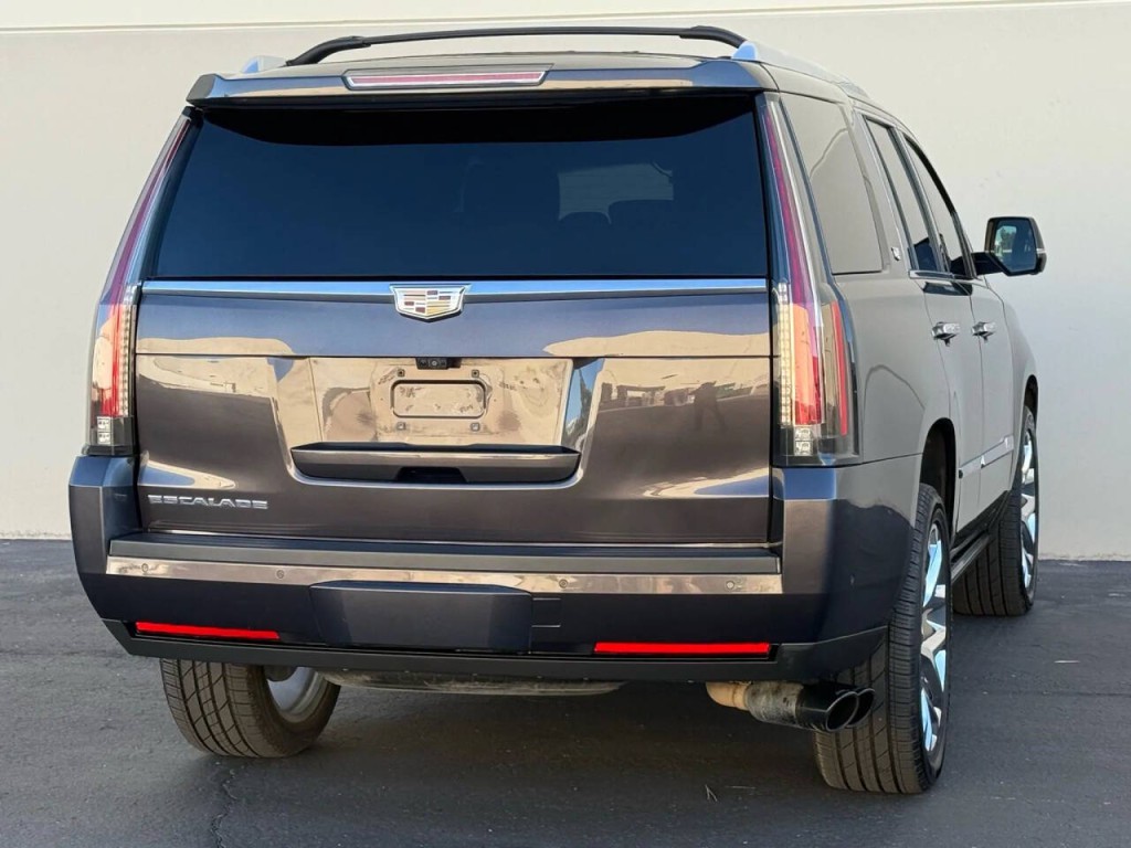 2017 Cadillac Escalade Image 6