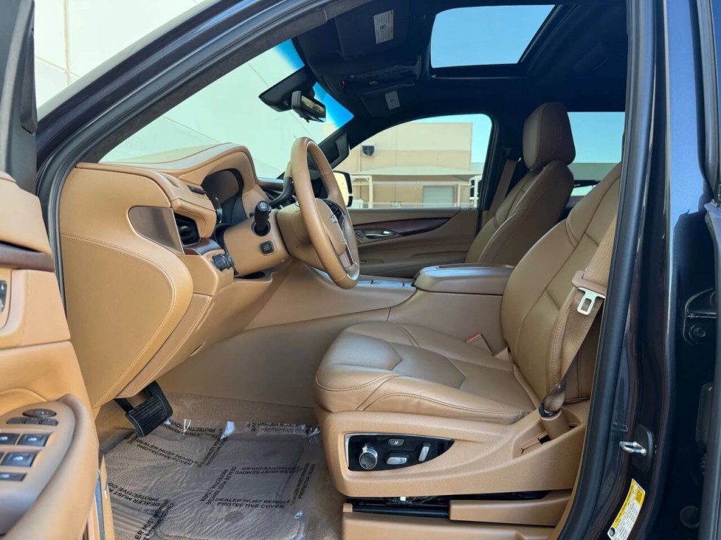 2017 Cadillac Escalade Image 9