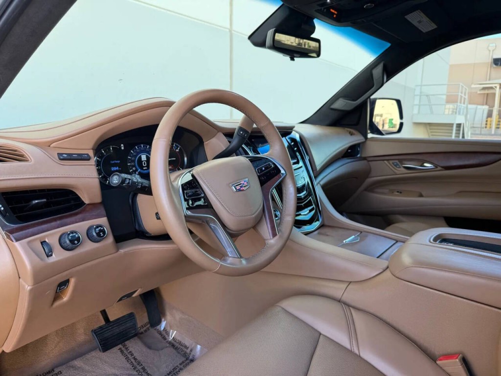 2017 Cadillac Escalade Image 11