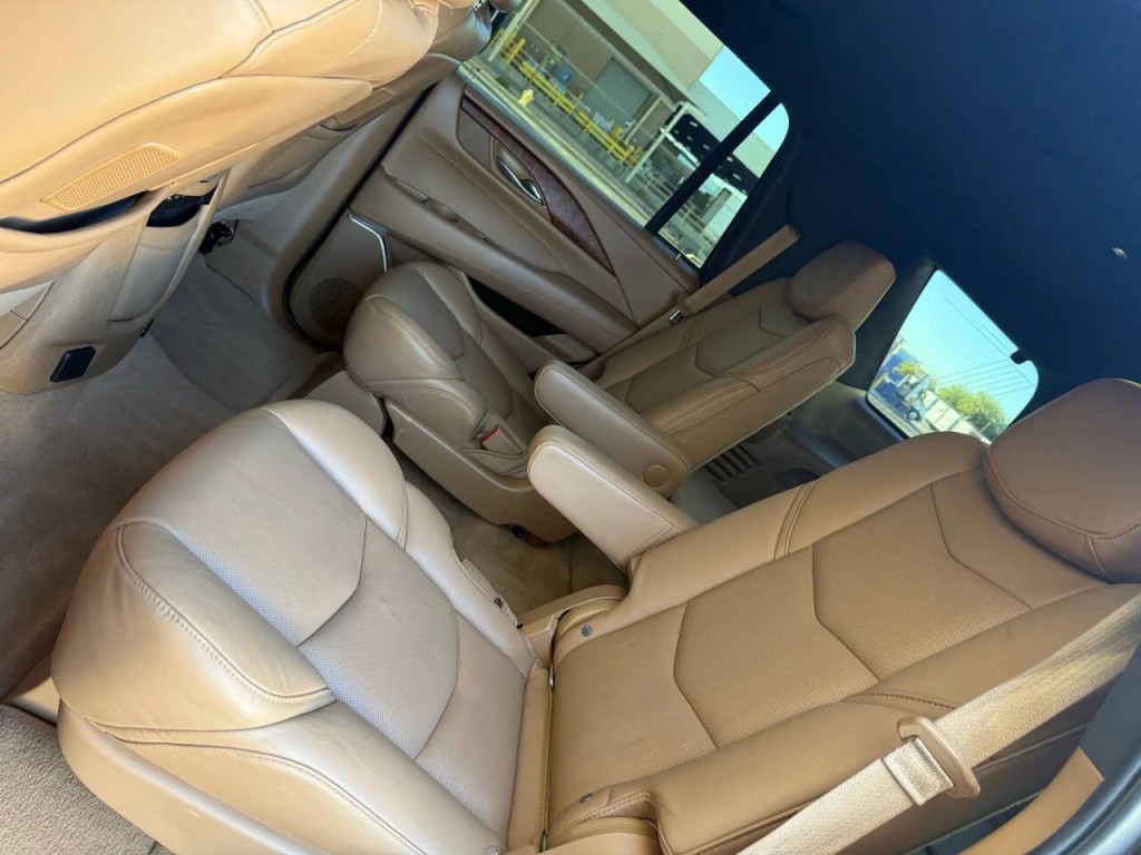 2017 Cadillac Escalade Image 15
