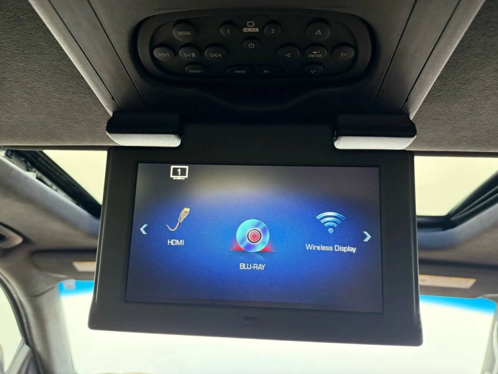 2017 Cadillac Escalade Image 18