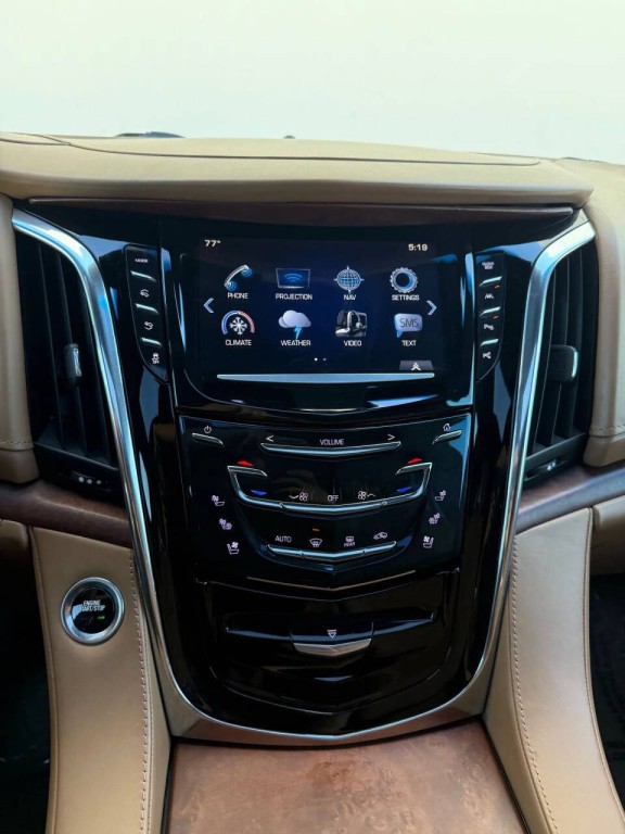 2017 Cadillac Escalade Image 24