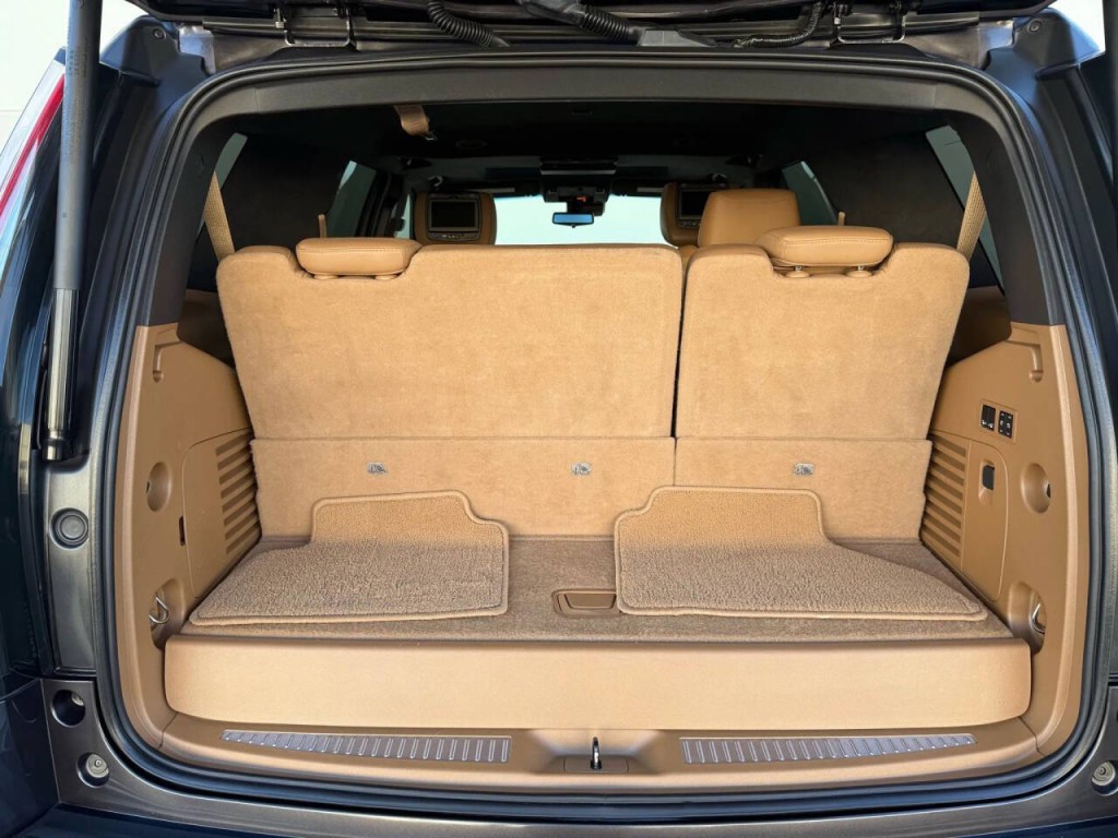 2017 Cadillac Escalade Image 25