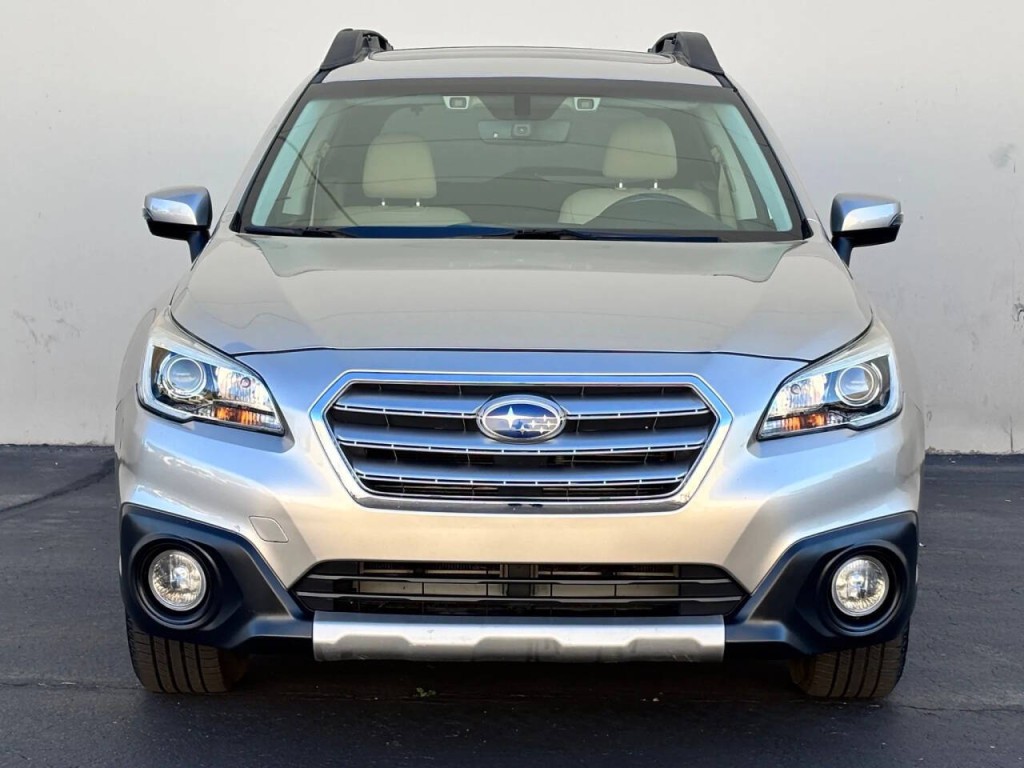 2017 Subaru Outback Image 2