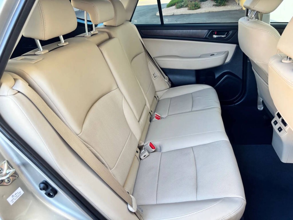 2017 Subaru Outback Image 17
