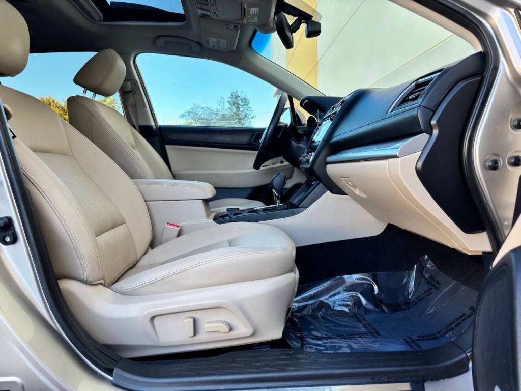 2017 Subaru Outback Image 18
