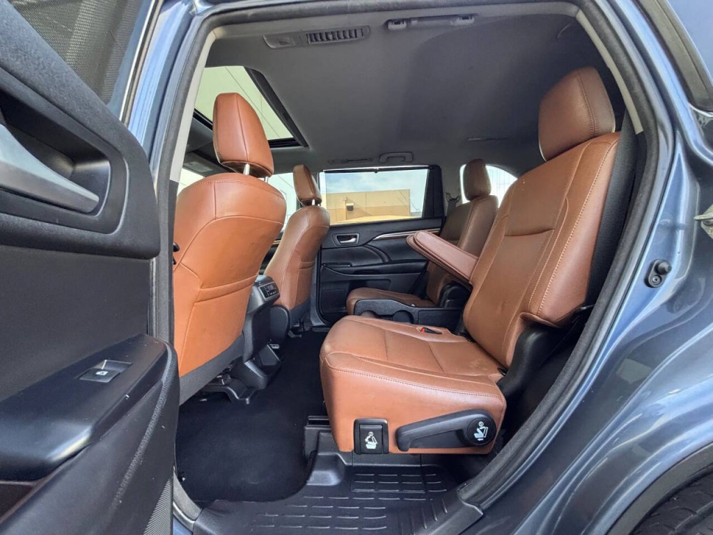 2018 Toyota Highlander Image 15