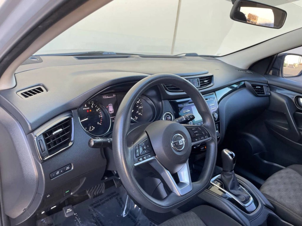 2017 Nissan Rogue Image 10