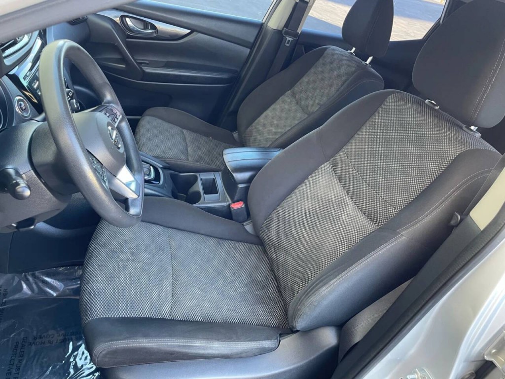 2017 Nissan Rogue Image 11