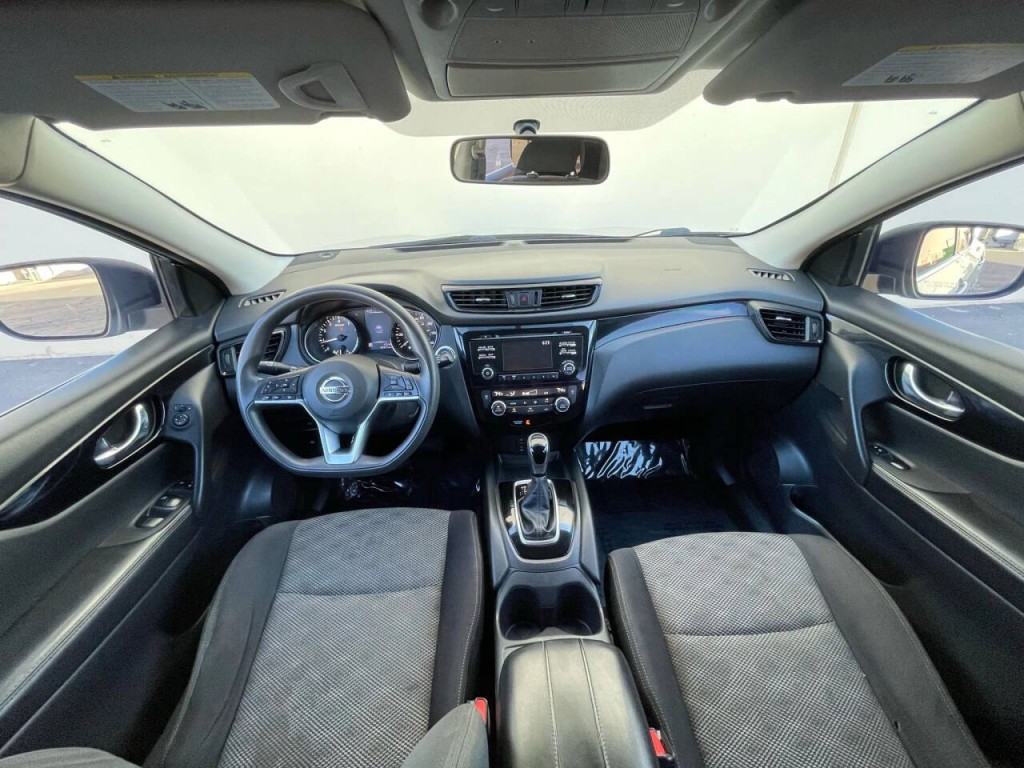 2017 Nissan Rogue Image 13