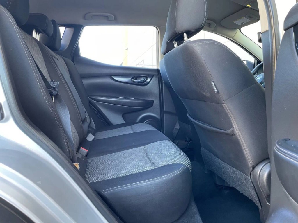 2017 Nissan Rogue Image 16