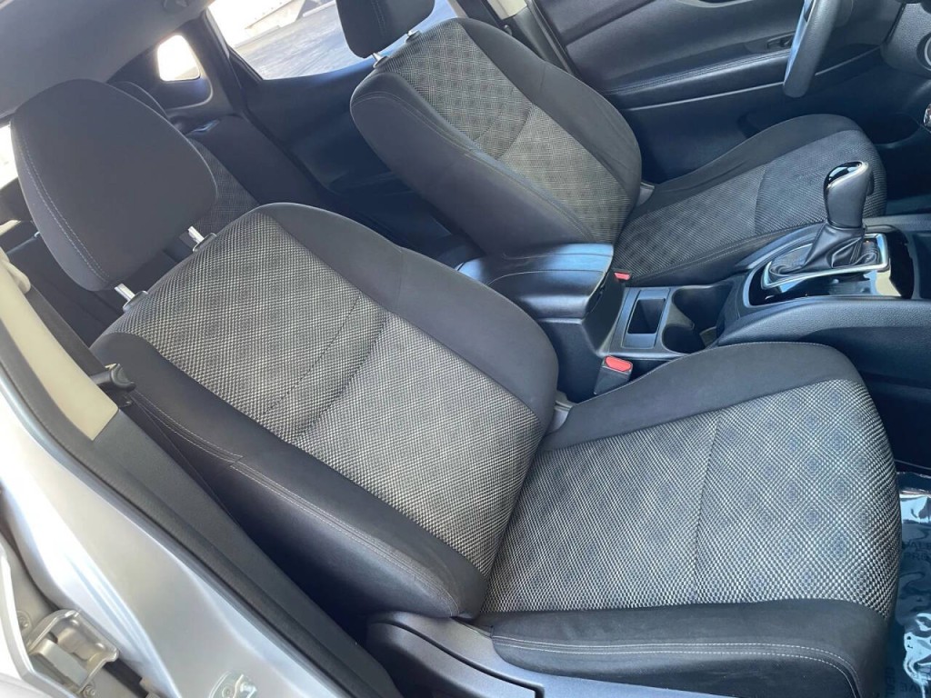 2017 Nissan Rogue Image 19