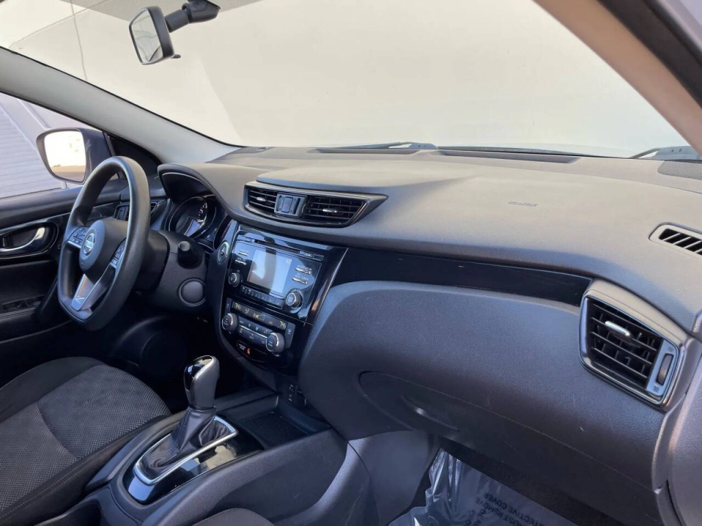 2017 Nissan Rogue Image 20