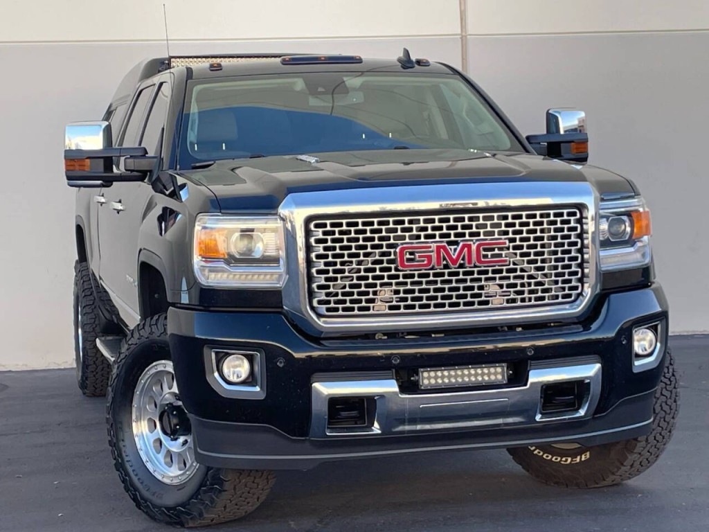 2016 GMC Sierra 2500 Image 1