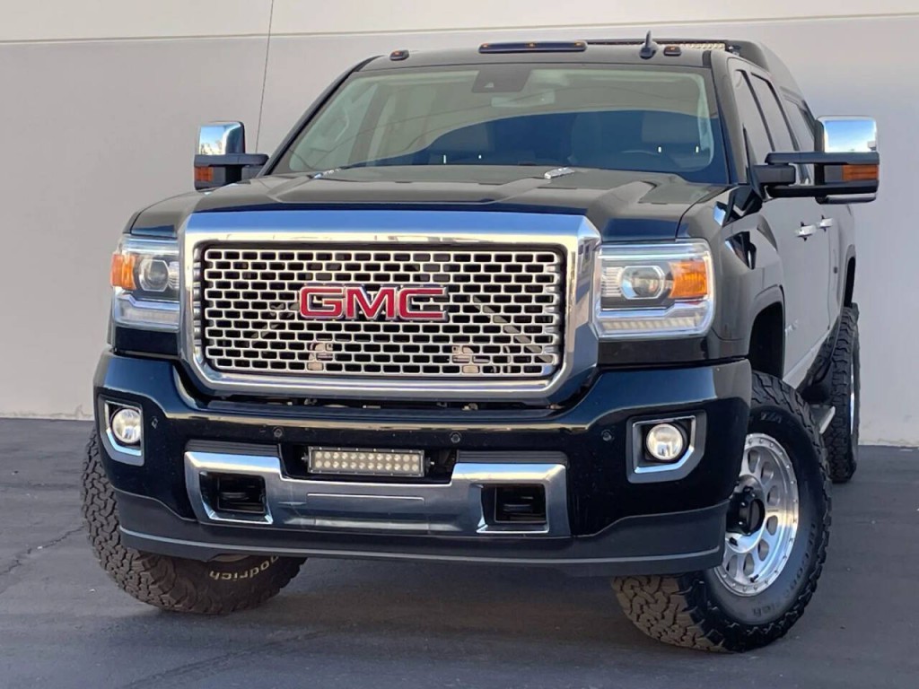 2016 GMC Sierra 2500 Image 3