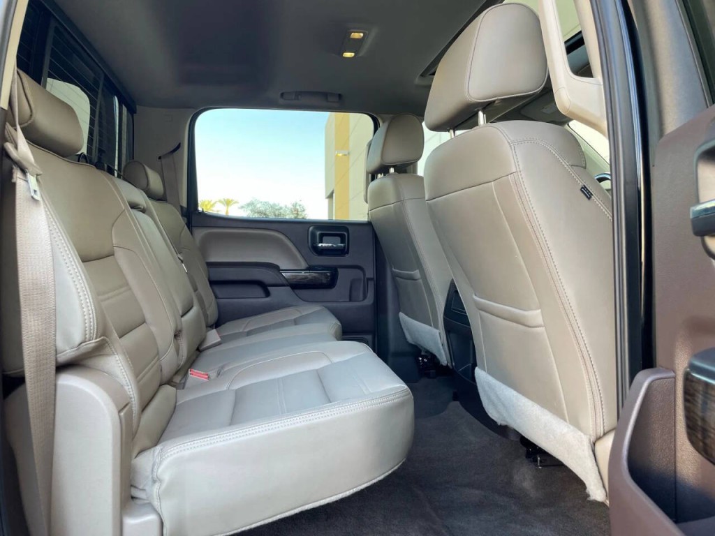 2016 GMC Sierra 2500 Image 16
