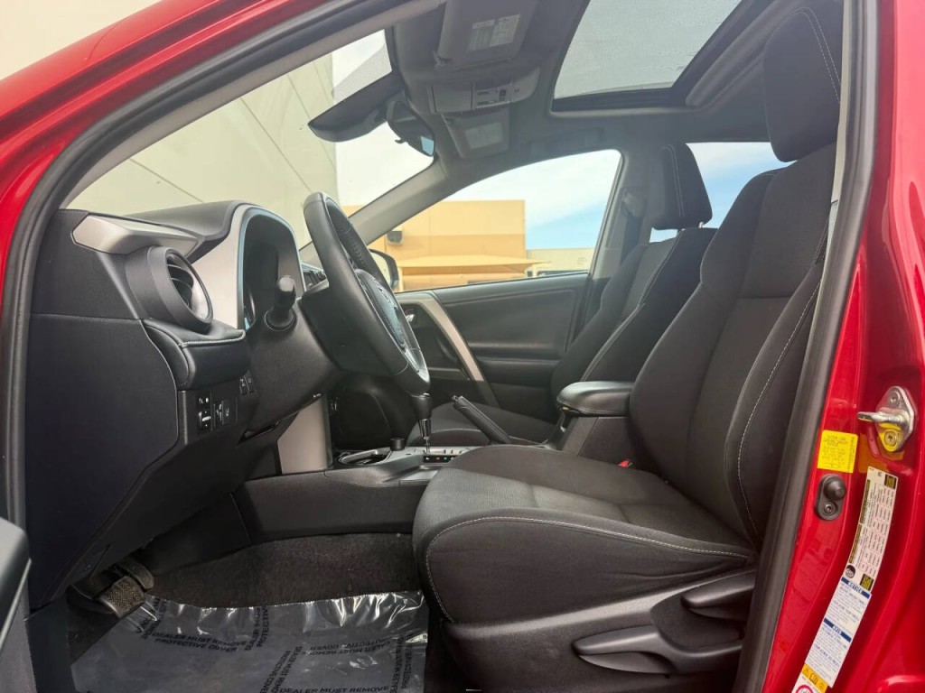 2017 Toyota Rav4 Image 9