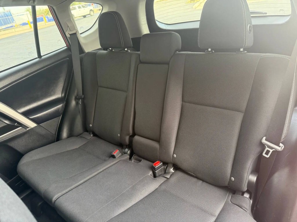 2017 Toyota Rav4 Image 15