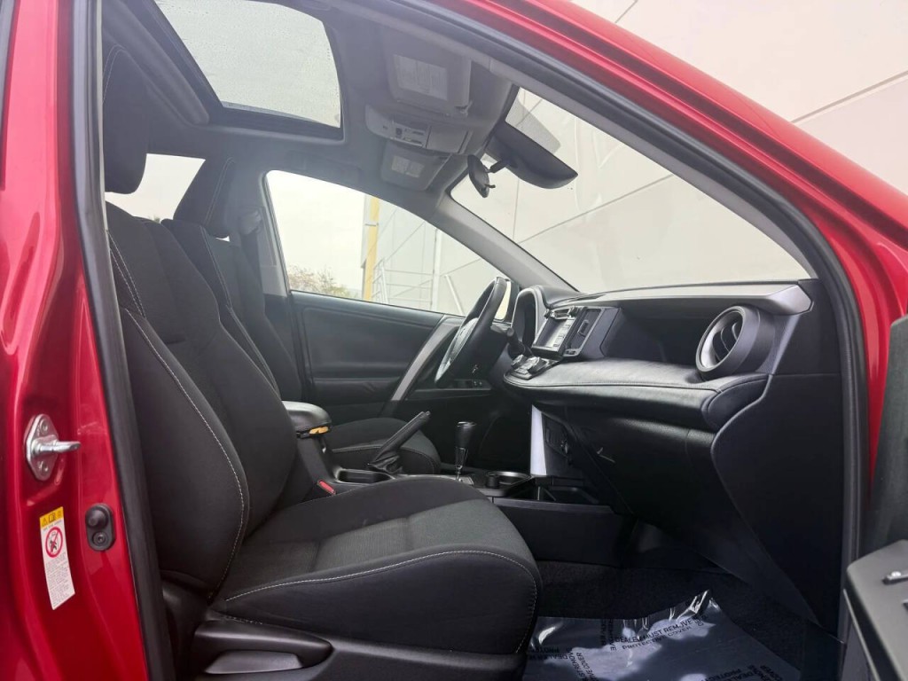 2017 Toyota Rav4 Image 18