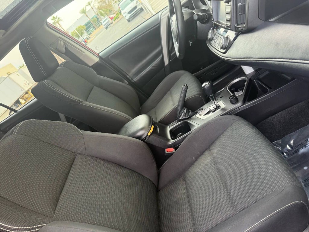 2017 Toyota Rav4 Image 19