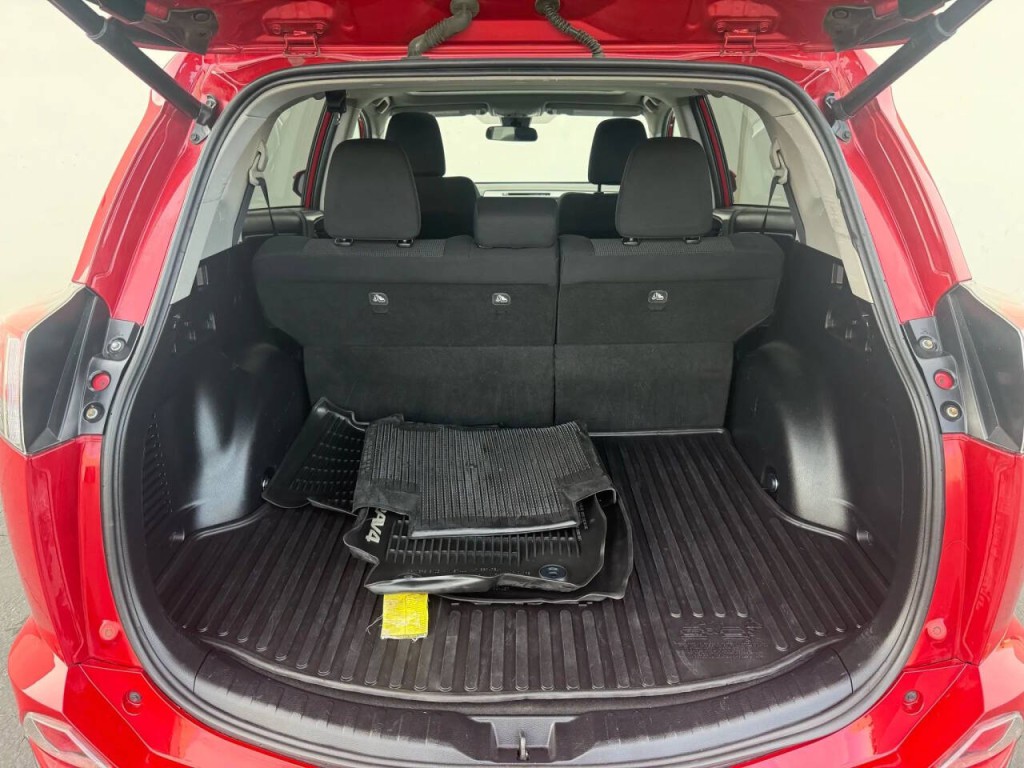 2017 Toyota Rav4 Image 21