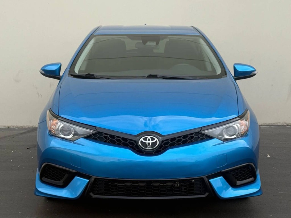 2018 Toyota Corolla Image 2